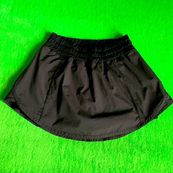 lululemon athletica Dresses & Skirts - Lululemon athletica size 2 colour black skort